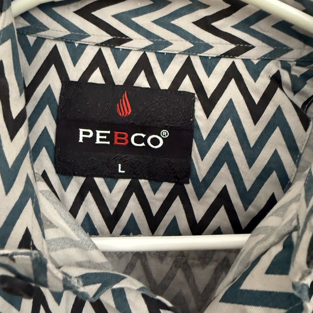 Stylish Black and White Zigzag Men's Shirt - Picture 3 of 4